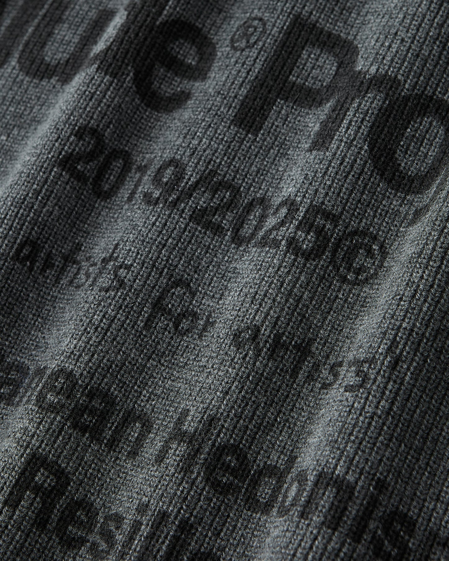 Besito Knit Zip-Up Black